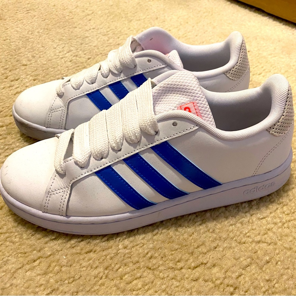 Adidas cloud foam sneakers